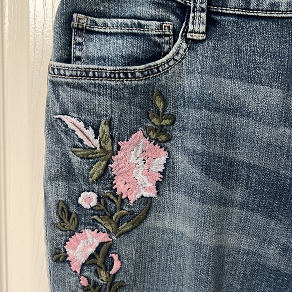 St John’s Bay Embroidered Skinny Jeans.  Size 10 - Picture 3 of 12